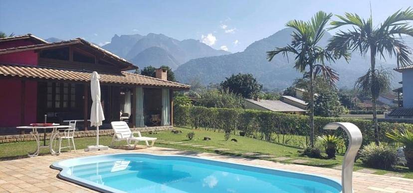 Casas e apartamentos de temporada para 8 pessoas, com vista e jardim e ainda piscina em Guapimirim
