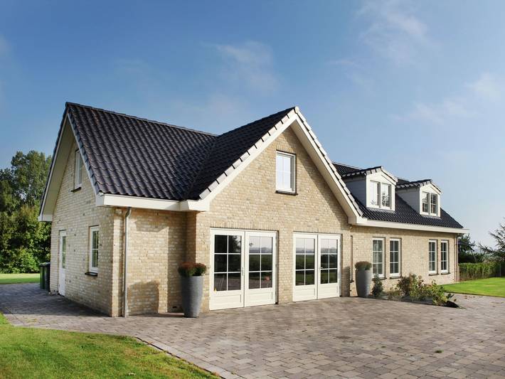 Villa voor 14 personen, with Terras and Tuin as well as Sauna in Alkmaar