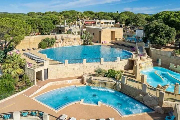 Camping pour 8 personnes à Le Muy