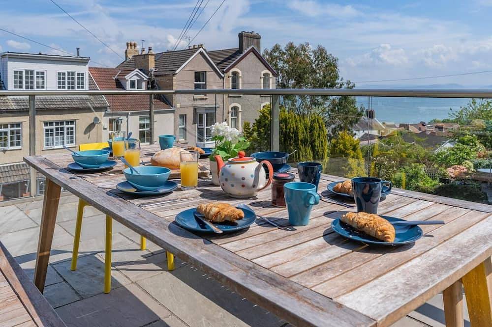 Cottage for 8 People in Swansea region