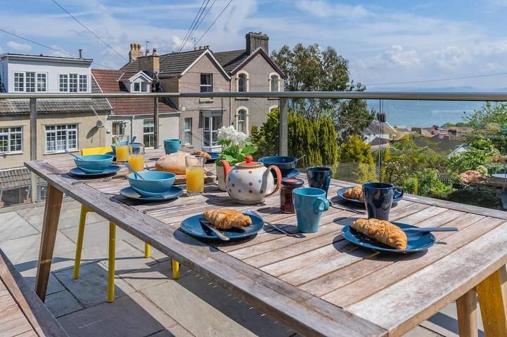 Cottage for 8 people, with garden in Mumbles