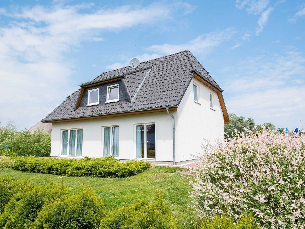 Ganze Ferienwohnung, Moderne Fewo nur 300m zum Ostseestrand - Ferienwohnung mit Balkon in Drei Kaiserbäder, Heringsdorf