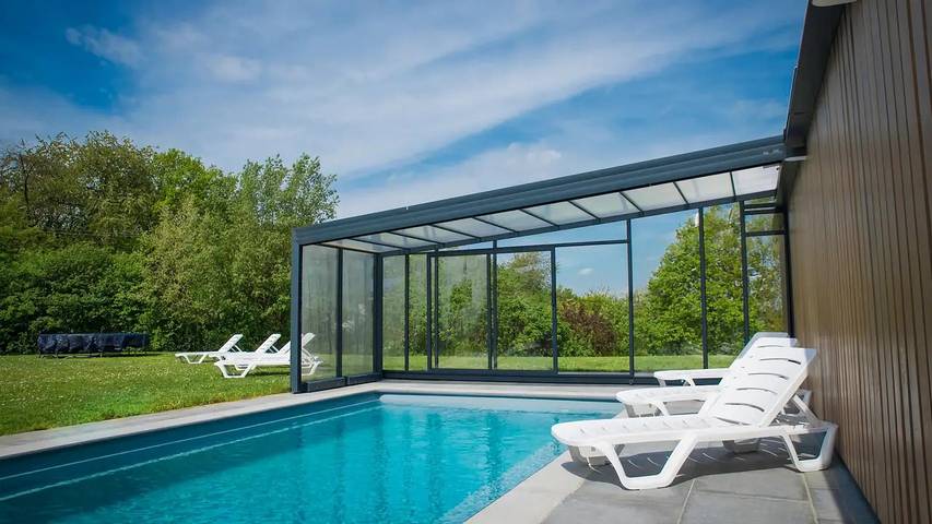 Ferienhaus für 18 Personen, mit Pool und Garten sowie Sauna und Whirlpool