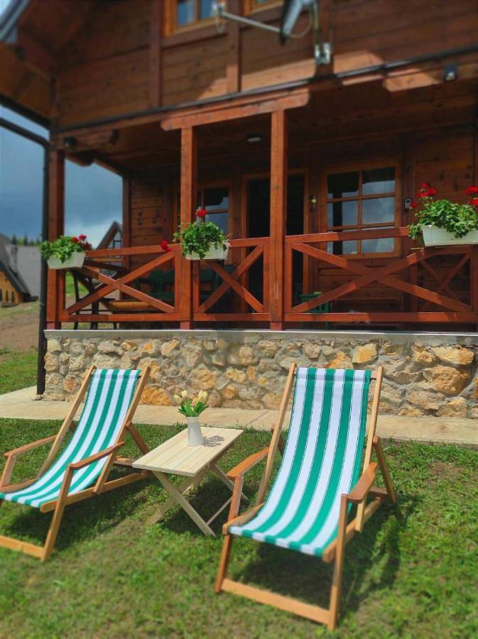 Three-Bedroom Chalet in Bajina Bašta, Serbia Centralna