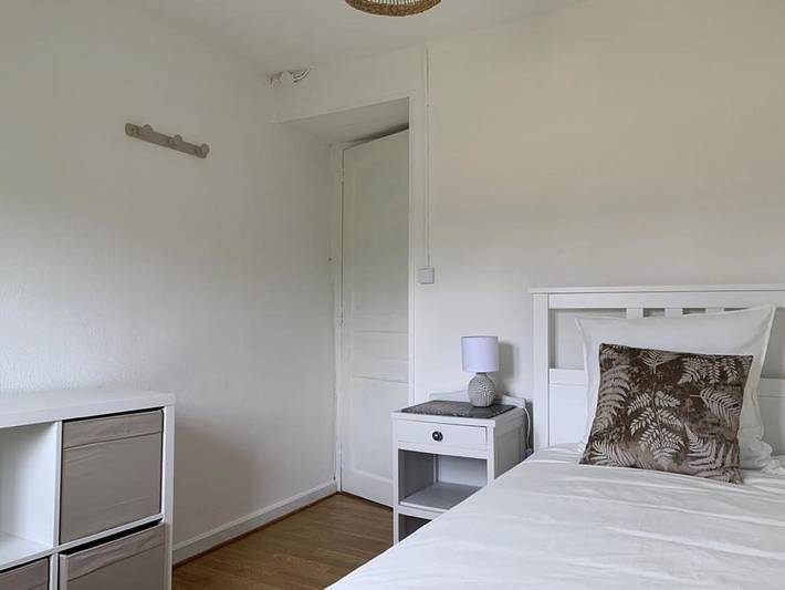 Location de vacances pour 5 personnes, avec piscine ainsi que jardin et terrasse à Biron - 3