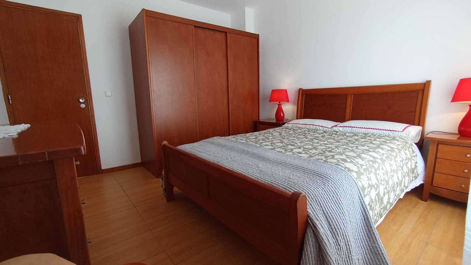 3 Bed House - Sleeps 4 - Wifi - Parking in Angra (Santa Luzia), Angra do Heroísmo