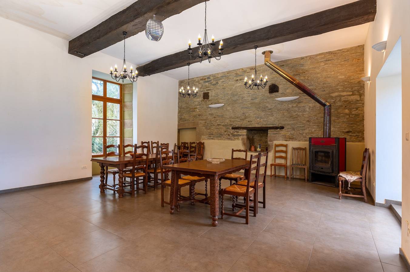 Gîte 'les écuries' pour 14 personnes. in La Chapelle-Caro, Région de Vannes