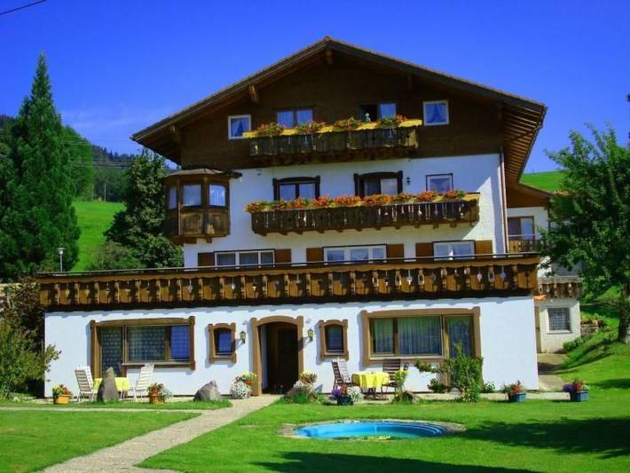 Ferienwohnung für 4 Personen, mit Balkon und Terrasse sowie Sauna in Ofterschwang