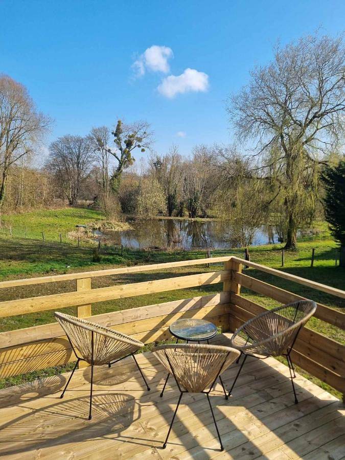 Appartement entier, Gite Familial 6 personnes au coeur de la nature - Lit King Size - Vue sur étang à 10mn du Touquet in Saint-Josse, Région de Montreuil