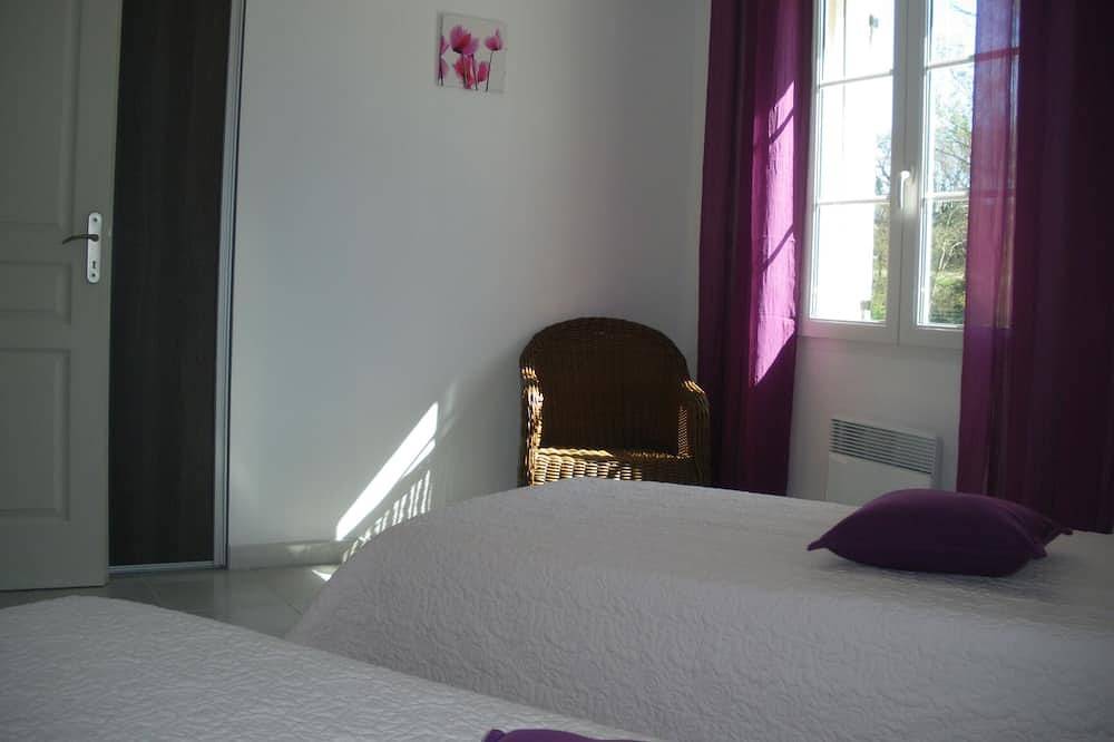Mazan villa de vacaciones con piscina privada en 3000m in Mazan, Parque natural regional del Mont Ventoux