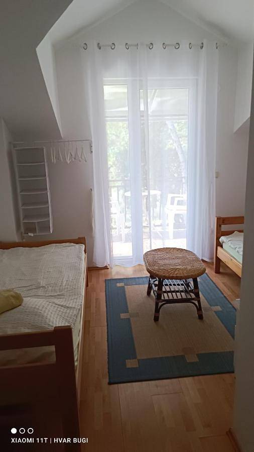 Gîte pour 2 personnes, avec vue ainsi que terrasse et jardin à Stari Grad - 2