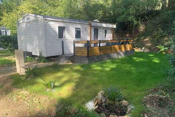 Mobil home pour 6 personnes, avec jardin ainsi que terrasse et piscine à Saint-Chéron