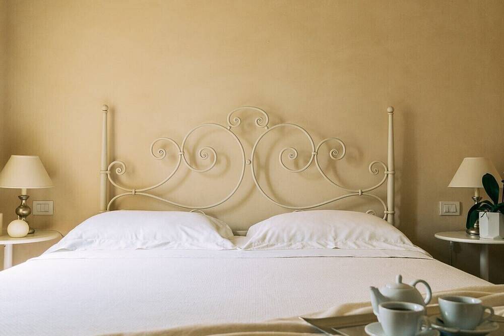 Rent room Nontiscordardimè in Costa Adriatica Marcas