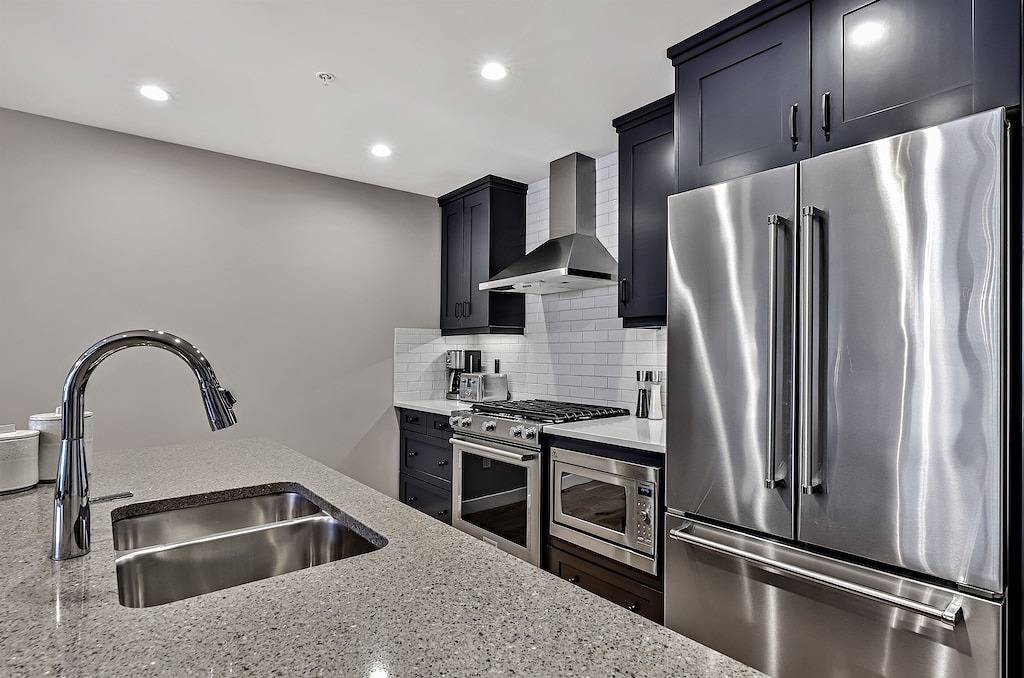 Ganze Wohnung, Amazing 1 bedroom & Den Penthouse Suite! Vaulted! in Canmore, Banff-Nationalpark