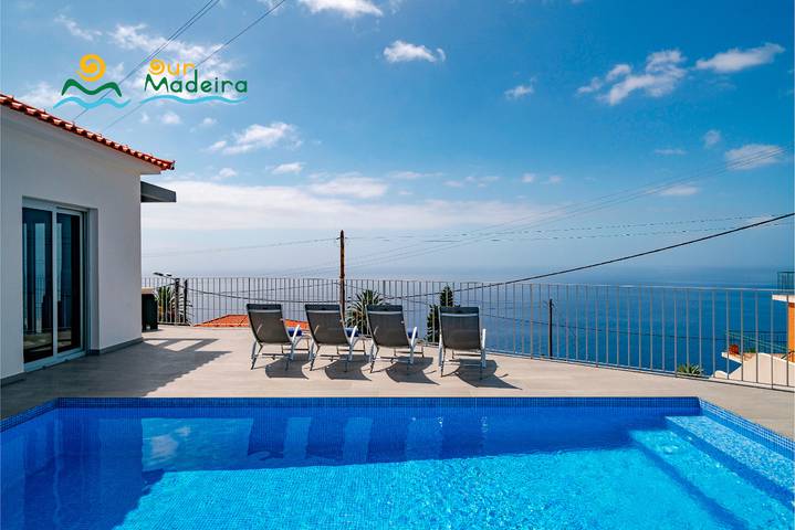 Location de vacances pour 8 personnes, avec Balcon ainsi que Terrasse et Jardin dans Estreito da Calheta - 2