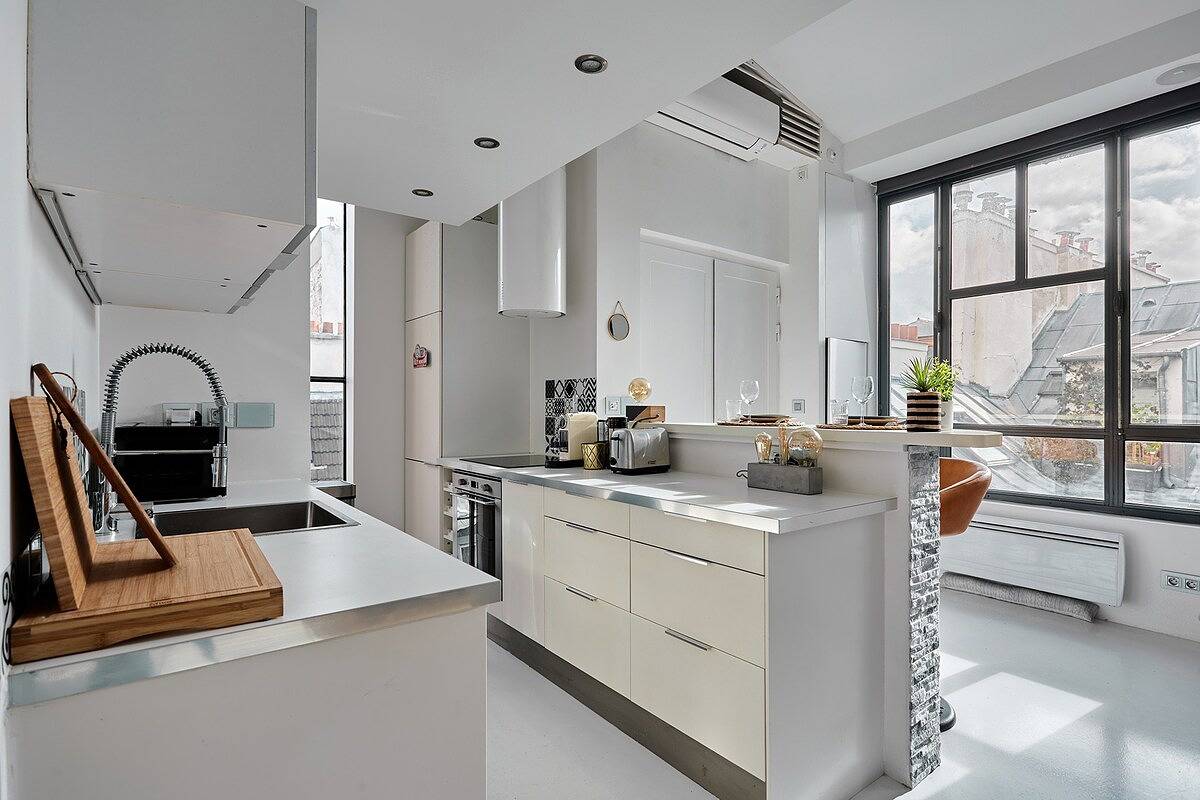 Entire apartment, Chic duplex loft in the heart of Paris Montorgueil in Paris, Ile de France