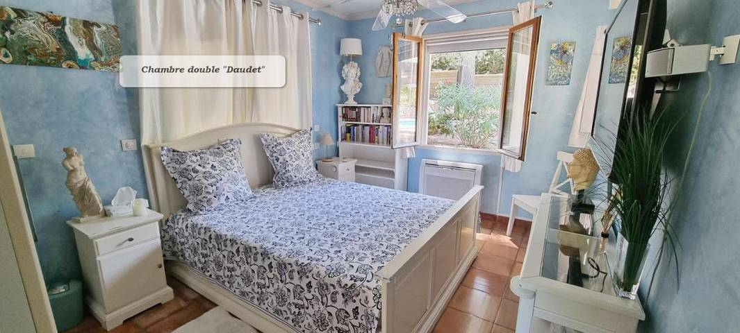 Chambre d’hôte pour 2 personnes, avec piscine ainsi que vue et jardin à Pernes-les-Fontaines - 3