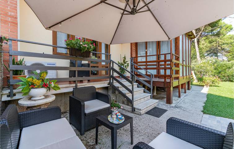 Appartamento intero, Appartamento Trasimeno: A/C, parcheggio e giardino, a 500m dal lago in Castiglione del Lago, Lago Trasimeno