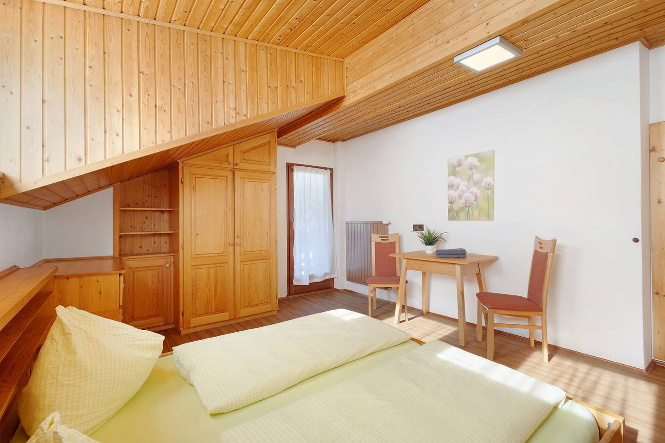 Zimmer 'Pension Waldheim 9' mit Bergblick, Gemeinschaftsgarten und Wi-Fi in Ahrntal, Zillertaler Alpen