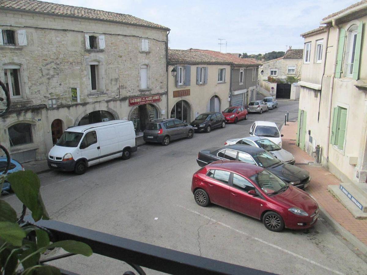 Appartement entier, One-Bedroom Apartment in Vergèze, Côte méditerranéenne (France)
