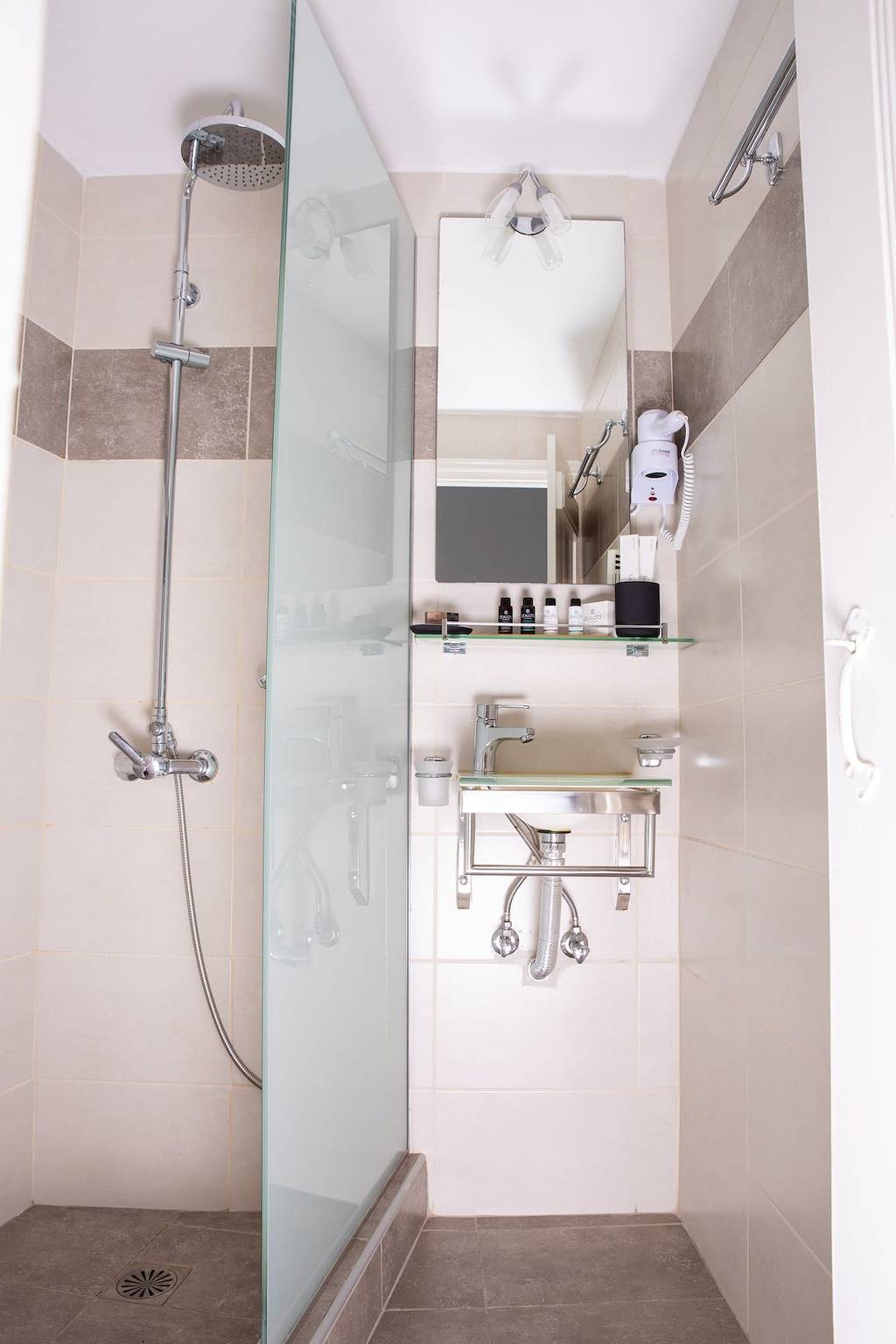 Magical Santorini Villa | 1 Bedroom | Honeymoon Suite | Beautiful Sea Views & Outdoor Plunge Pool Jetted Tub | Finikia in Finikia, Santorini