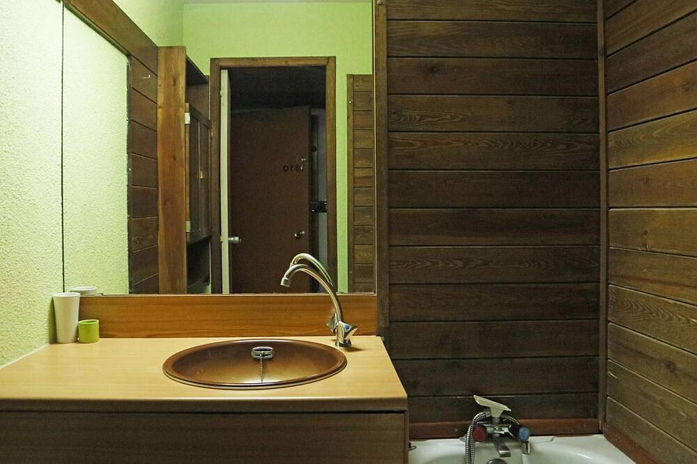 Apartamento entero, Estudio confortable para 4 personas cerca del telesilla y comercios in Les Orres, Parque Nacional de los Ecrins