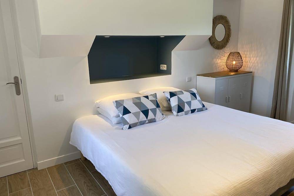 La Maison de Sainte Marguerite, au Pied des Dunes in Landéda, Brest region