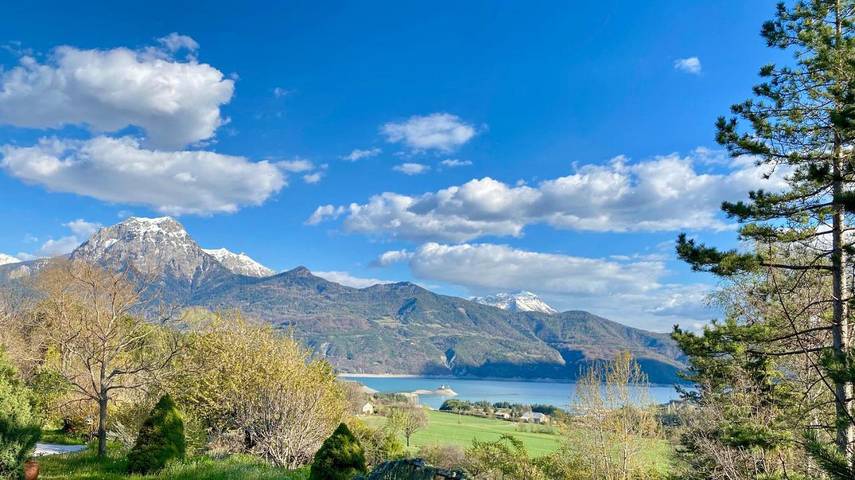 Location de vacances pour 5 personnes, avec terrasse et vue à Prunières - 4