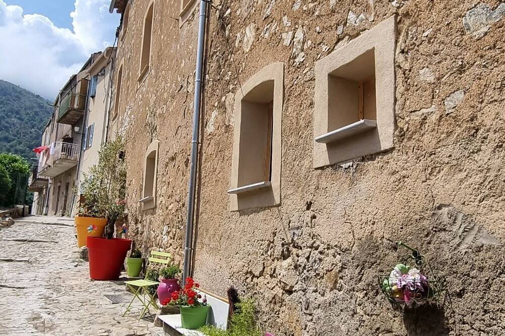 Appartement entier, Little Charming House- E Ville di Paraso in Ville-di-Paraso, Région de Calvi
