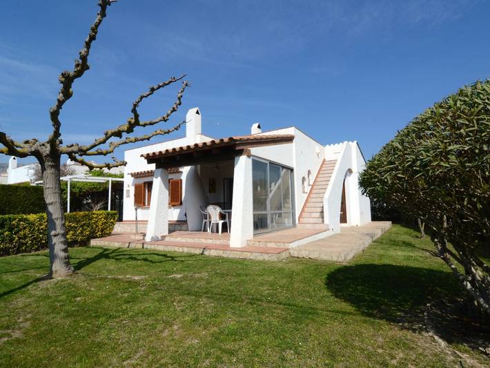 Casa de vacaciones para 8 personas, con jardín y piscina para niños además de piscina y terraza, Se admiten mascotas - 1