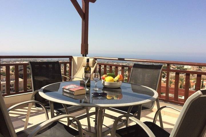 Apartamento para 2 personas, con terraza y piscina en Peyia