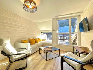 Gîte pour 6 personnes, avec terrasse et vue dans Office De Tourisme De Saint Laurent Soulan