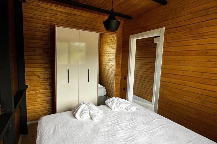 Cozy 4-bedroom bungalow in serene Antalya with Ac in Antalya, Provinz Antalya