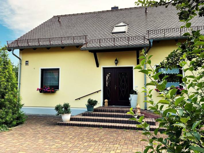 Ferienwohnung für 6 Personen, mit Balkon und Garten