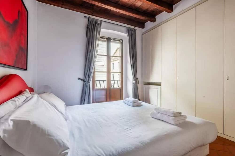 Entire apartment, Apartment in Milan with 2 bedrooms sleeps 5 in Milan, Milan Province