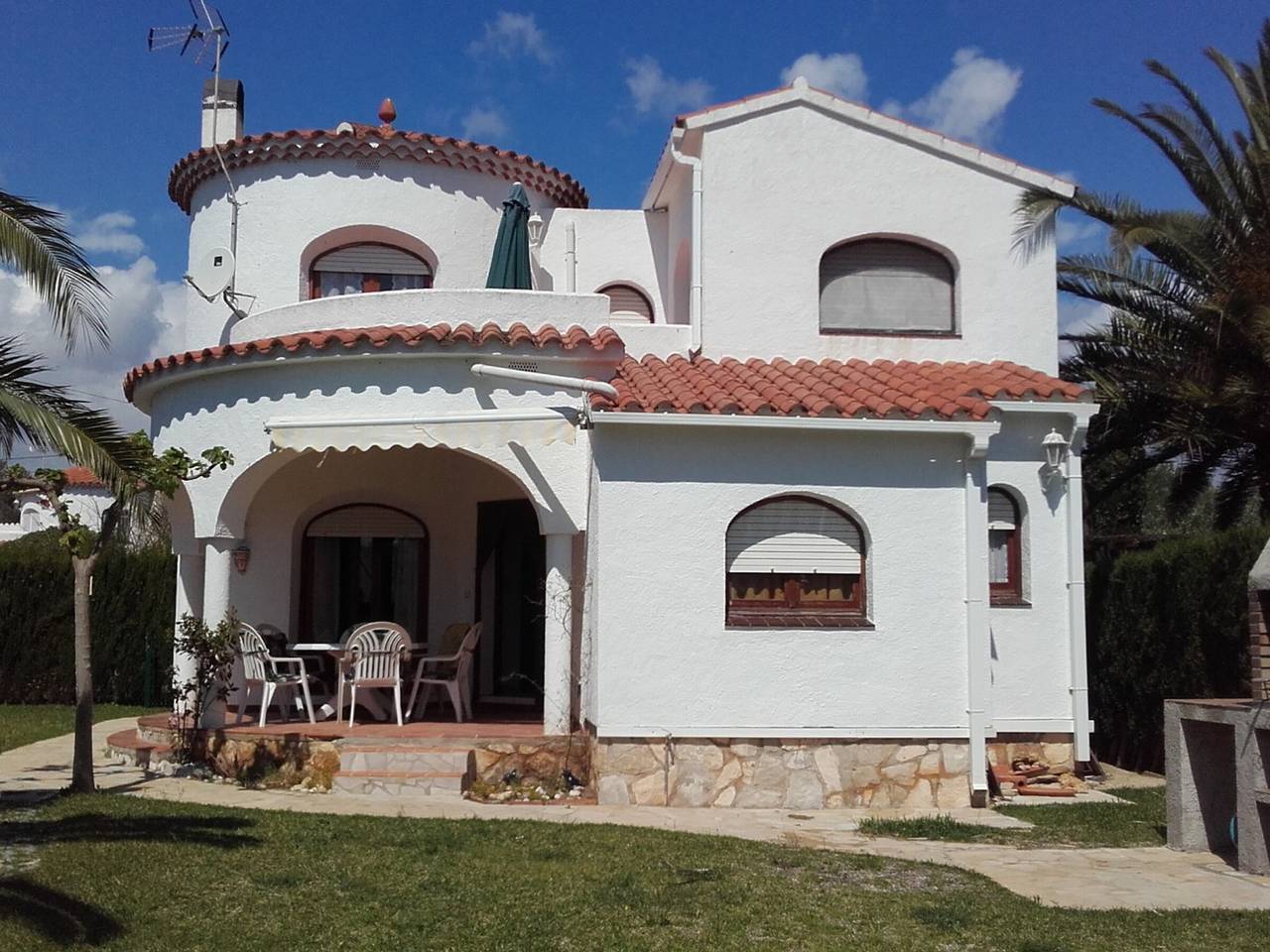 Modern villa with private pool and air conditioning, near beach - 8 pers in Les Tres Cales, Terres de l'Ebre