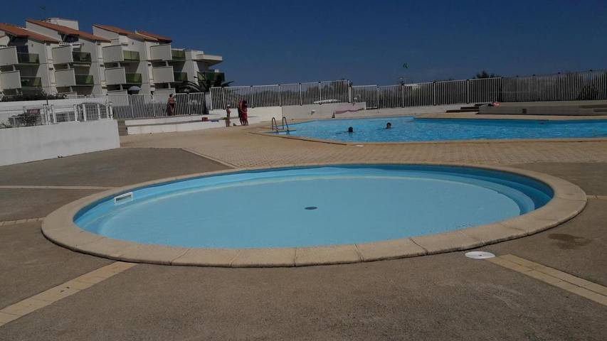 Gîte pour 6 personnes, avec Terrasse ainsi que Piscine et Vue à Val-de-Meuse - 3
