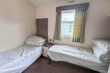 Static Caravan for 8 People in Waveney District, Suffolk, Photo 4