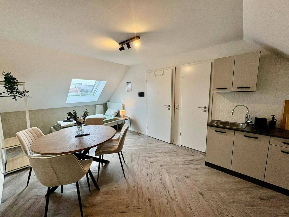 Ganze Wohnung, Modernes Apartment 4 für Monteure mit Parkplatz in Lampertheim in Lampertheim, Bergstraße