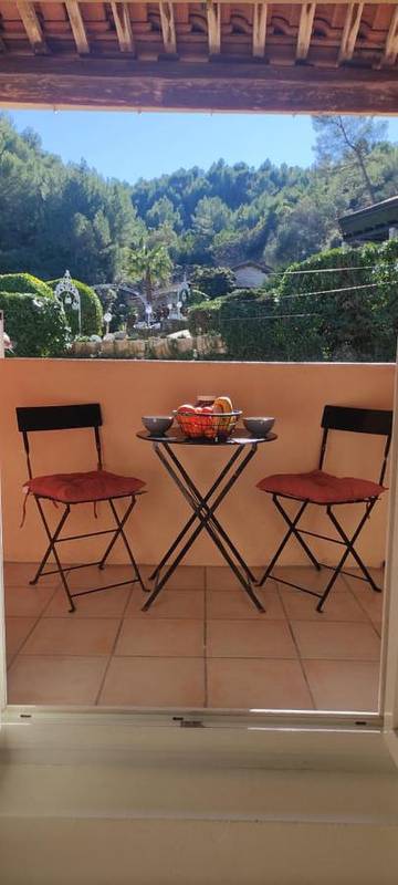 Gîte pour 4 personnes, avec vue et balcon à Cessenon-sur-Orb