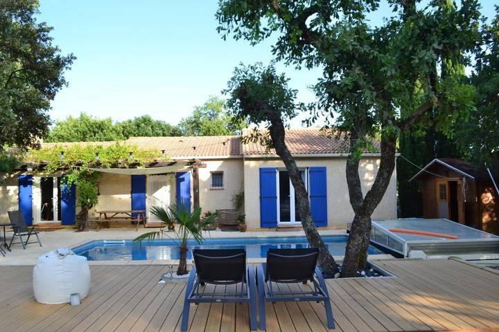 Chambre d’hôte pour 2 personnes, avec piscine ainsi que jardin et terrasse