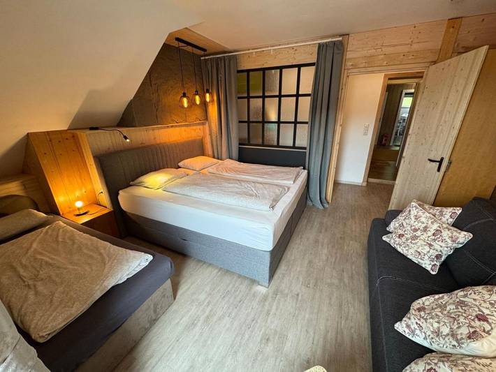 Ferienhaus für 28 Personen, mit Terrasse und Garten
