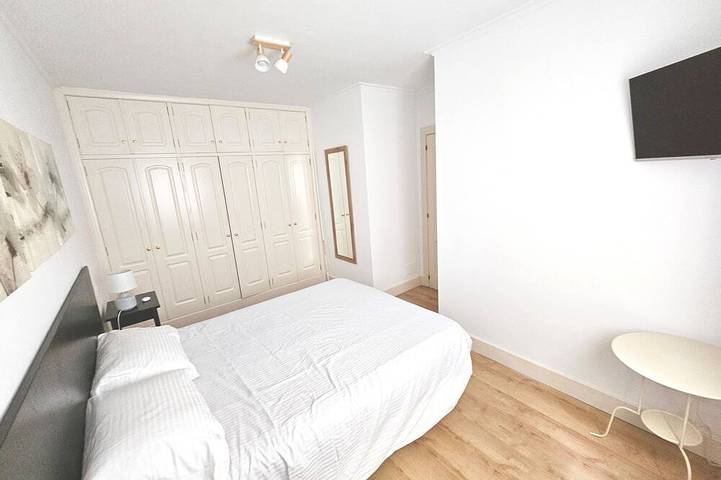 Entire apartment, Mogro Dreams: 3 bedroom front line beach apartment in La Playuca (Miengo), Miengo
