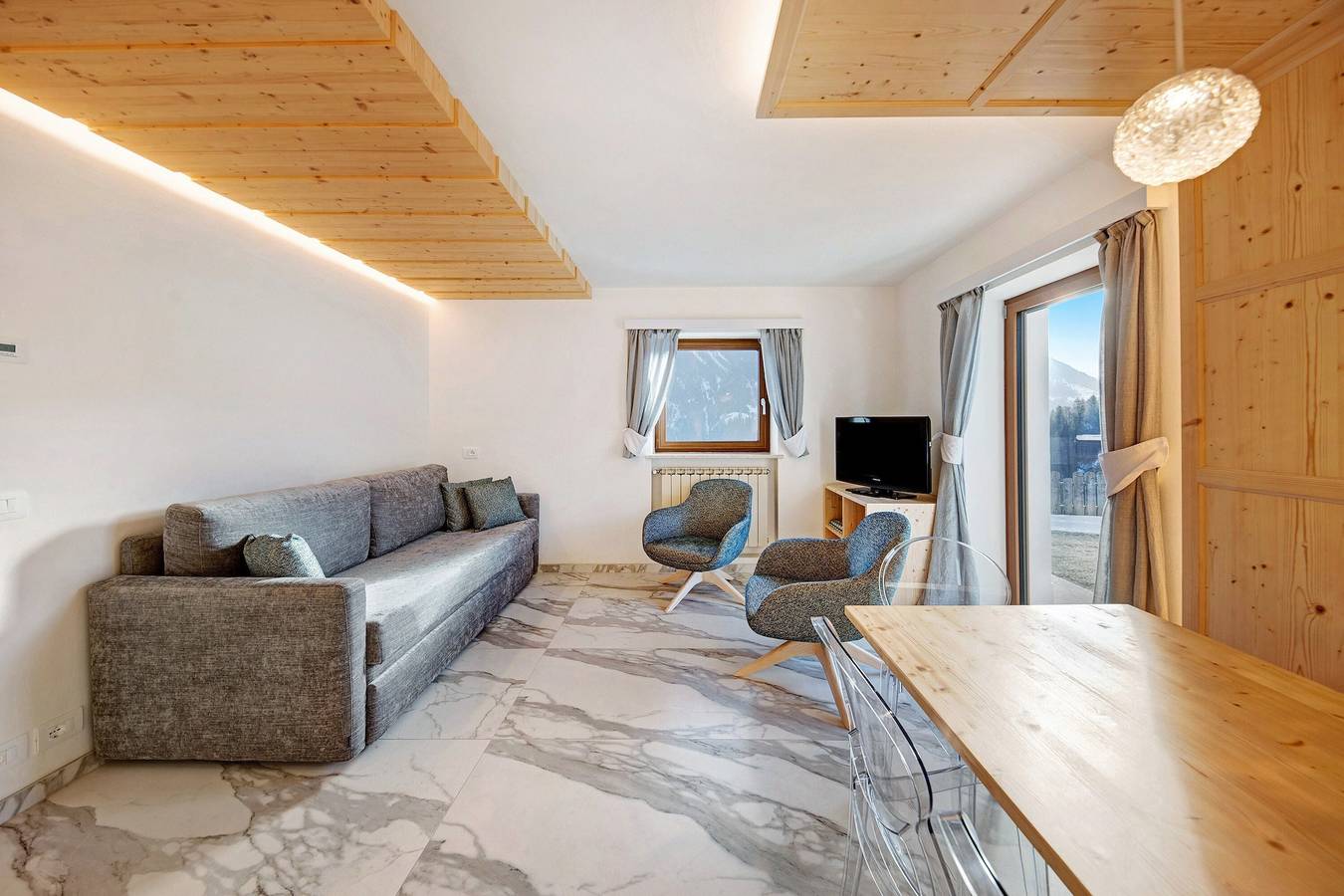 Ganze Wohnung, Ferienwohnung "Roda A Parte" mit Bergblick, Wlan & Garten in Vallonga, Dolomiti Superski