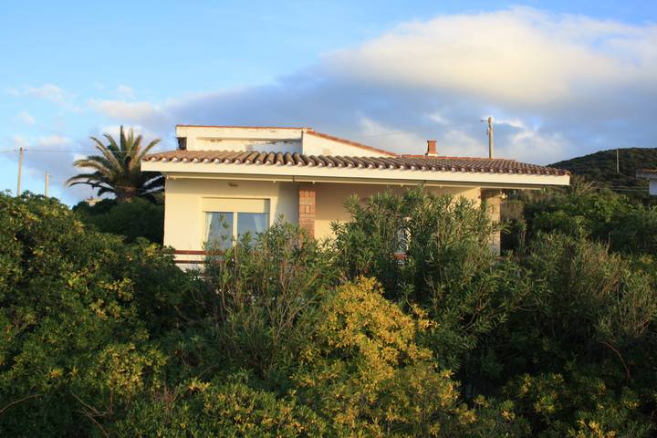 Gîte pour 5 personnes, avec Vue sur l’océan et Balcon/Terrasse ainsi que Jardin et Vue dans Portu Maga