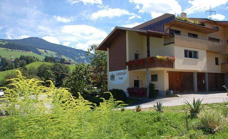 Ganze Ferienwohnung, Zimmer Rote Wand in Tuxer Alpen, Kolsassberg