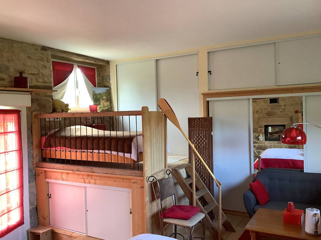 Appartement entier, Appart' indépendant en maison d'hôtes, piscine intérieure + spa in Tonquédec, Région de Lannion