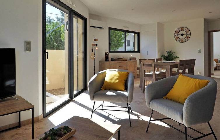 Beheizter Pool, Klimaanlage, Parkplatz | 90sqm Wohnung bei Maillane in Maillane, Arles und Umgebung