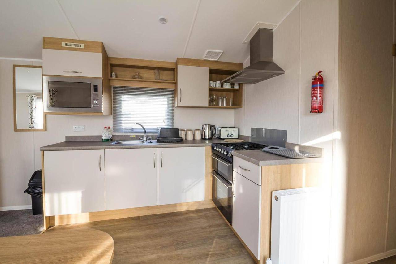 Two-Bedroom Mobile Home in Mersea Island, Colchester