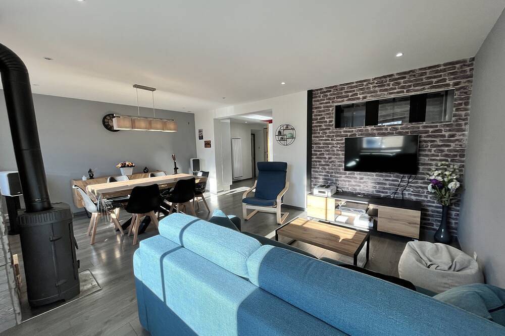 Geheel appartement, Apartment like a house 4 p 95 m2,3 bedrooms mountain view - outside access in Barcelonnette, Espace Lumière